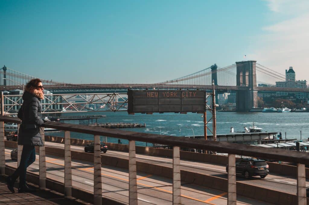 A peaceful perch above the Financial District, offering rare skyline views and that unmistakable New York energy—minus the crowds.