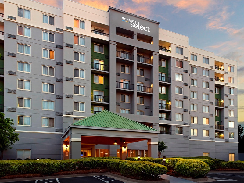 Sonesta Select Atlanta Midtown Georgia Tech caters to professionals meeting in the city, while also being a gateway to its museums, music, and Southern cuisine.
