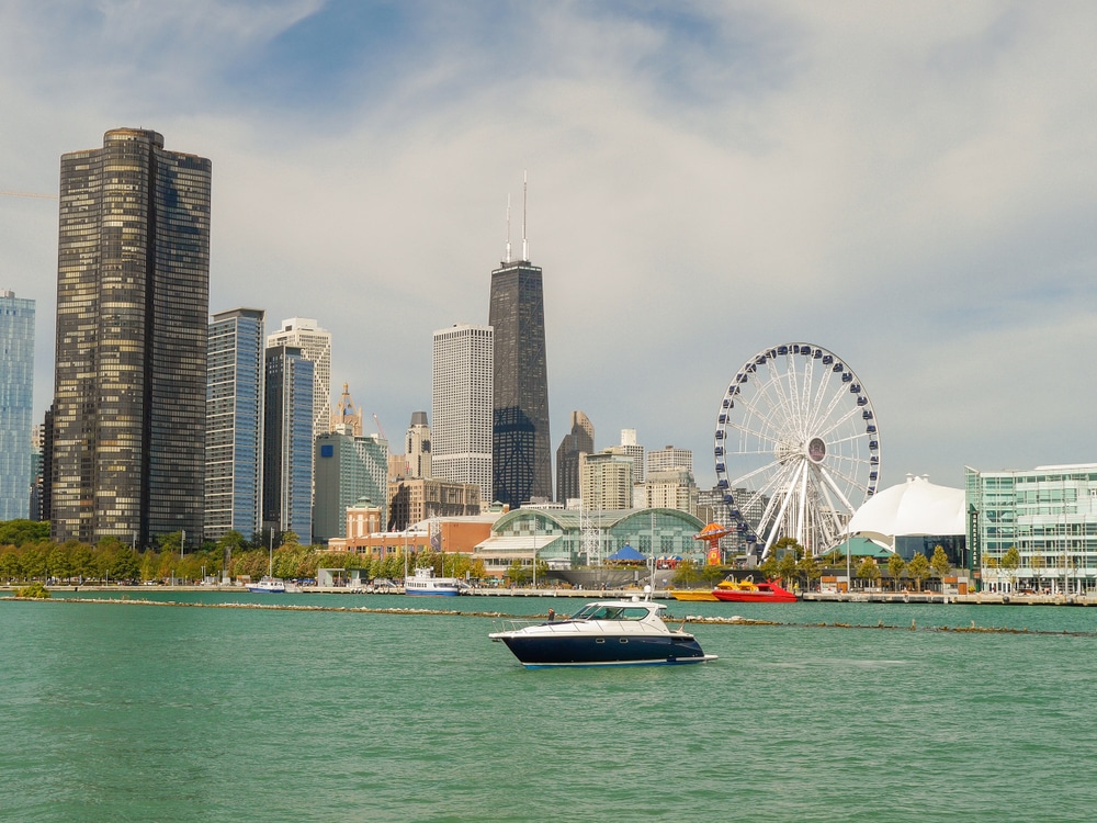 The Centennial Wheel at Navy Pier lifts families high above Lake Michigan for sweeping views of the city skyline.